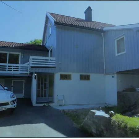 Arendalsuka - Fin Enebolig, Sentralt Og Sjonaert,gratis Parkering 4 Rom 3 Bad 2 Stuer * Arendal
