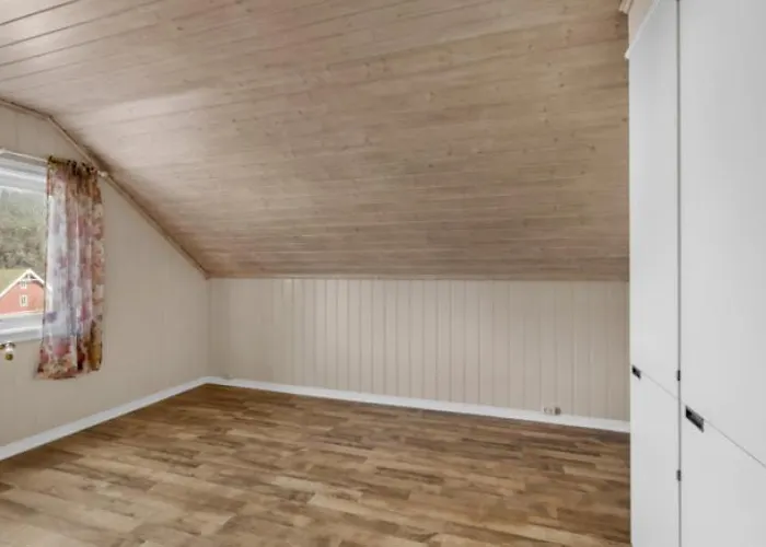 Arendalsuka - Fin Enebolig, Sentralt Og Sjonaert,gratis Parkering 4 Rom 3 Bad 2 Stuer *