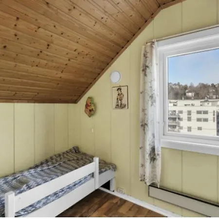 4 Bedroom Beautiful House In Center Appartamento *