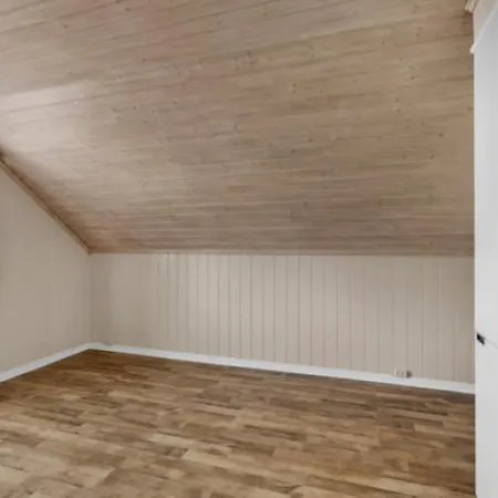 4 Bedroom Beautiful House In Center *