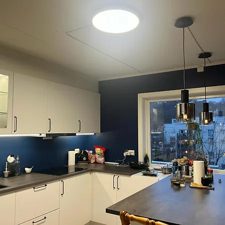 Appartamento 4 Bedroom Beautiful House In Center