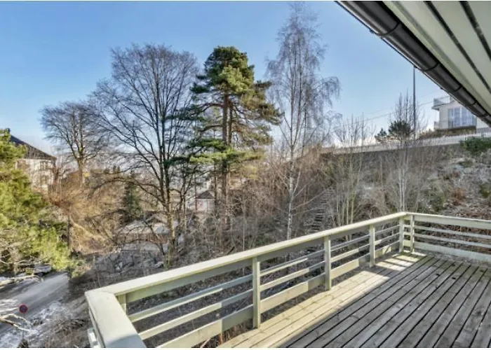 Arendalsuka - Fin Enebolig, Sentralt Og Sjonaert,gratis Parkering 4 Rom 3 Bad 2 Stuer Apartamento *