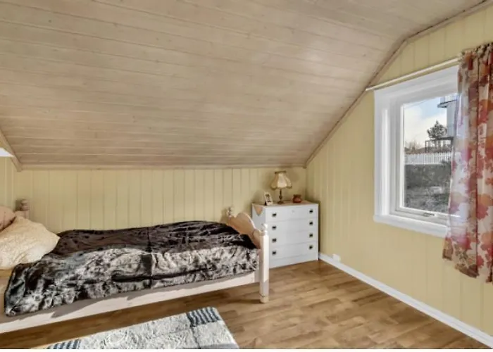 Arendalsuka - Fin Enebolig, Sentralt Og Sjonaert,gratis Parkering 4 Rom 3 Bad 2 Stuer Apartamento