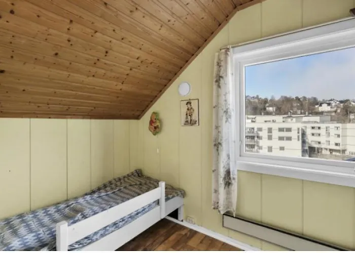 Arendalsuka - Fin Enebolig, Sentralt Og Sjonaert,gratis Parkering 4 Rom 3 Bad 2 Stuer Apartamento *