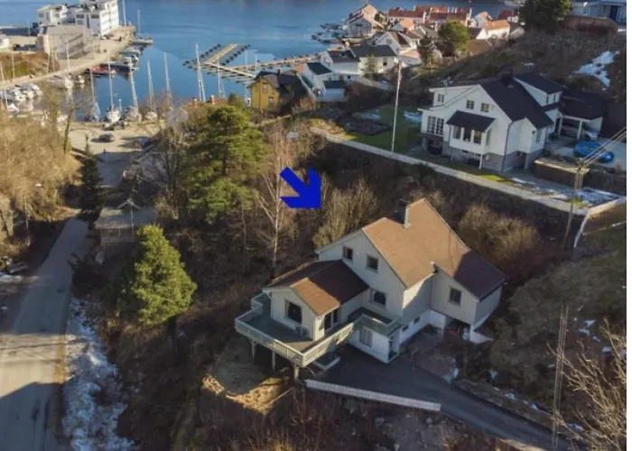 Arendalsuka - Fin Enebolig, Sentralt Og Sjonaert,gratis Parkering 4 Rom 3 Bad 2 Stuer