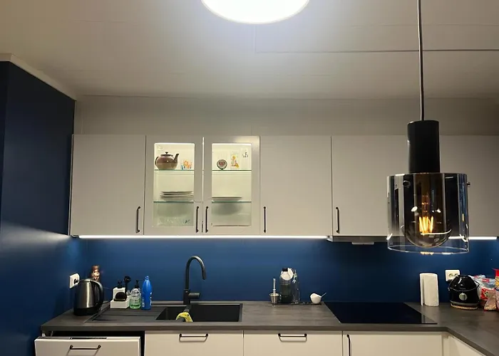 Apartamento Arendalsuka - Fin Enebolig, Sentralt Og Sjonaert,gratis Parkering 4 Rom 3 Bad 2 Stuer *
